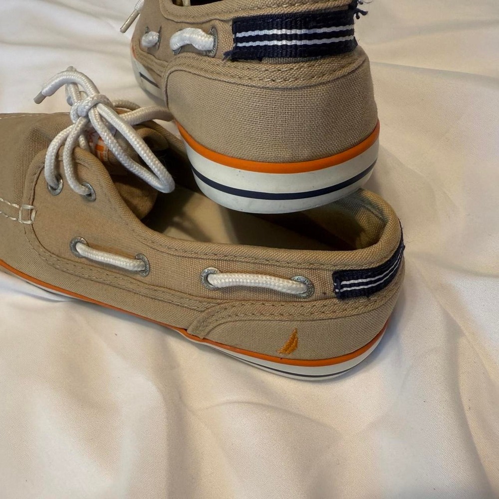 Women's size 5 nautica tan canvas boat shoes - Picture 6 of 7